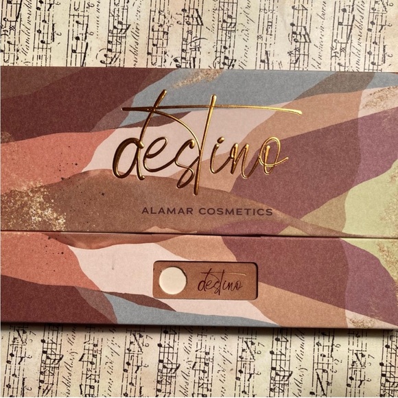 Alamar Cosmetics Eyeshadow Palette - Picture 2 of 2